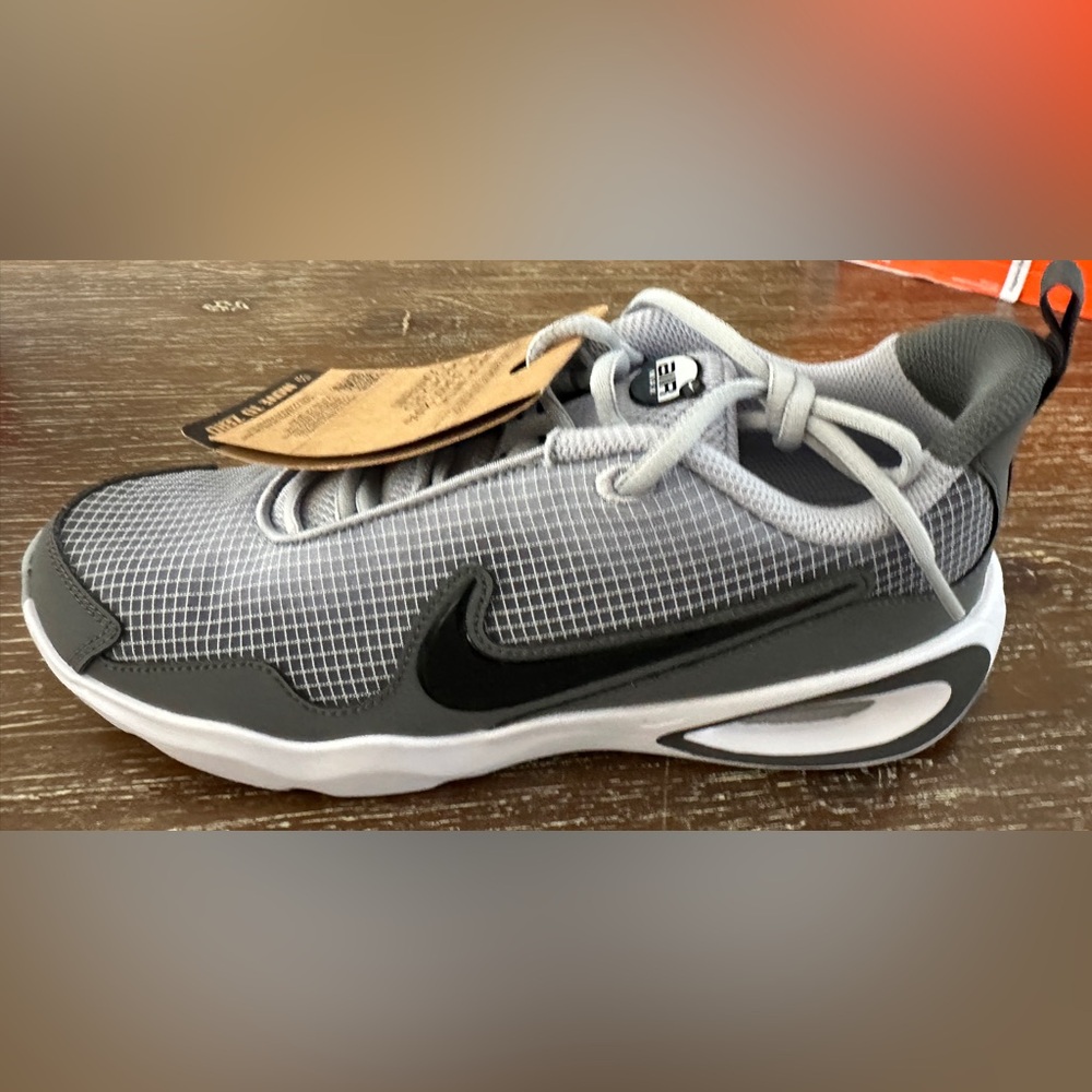 BNWT Nike AirMax Nova Sneakers